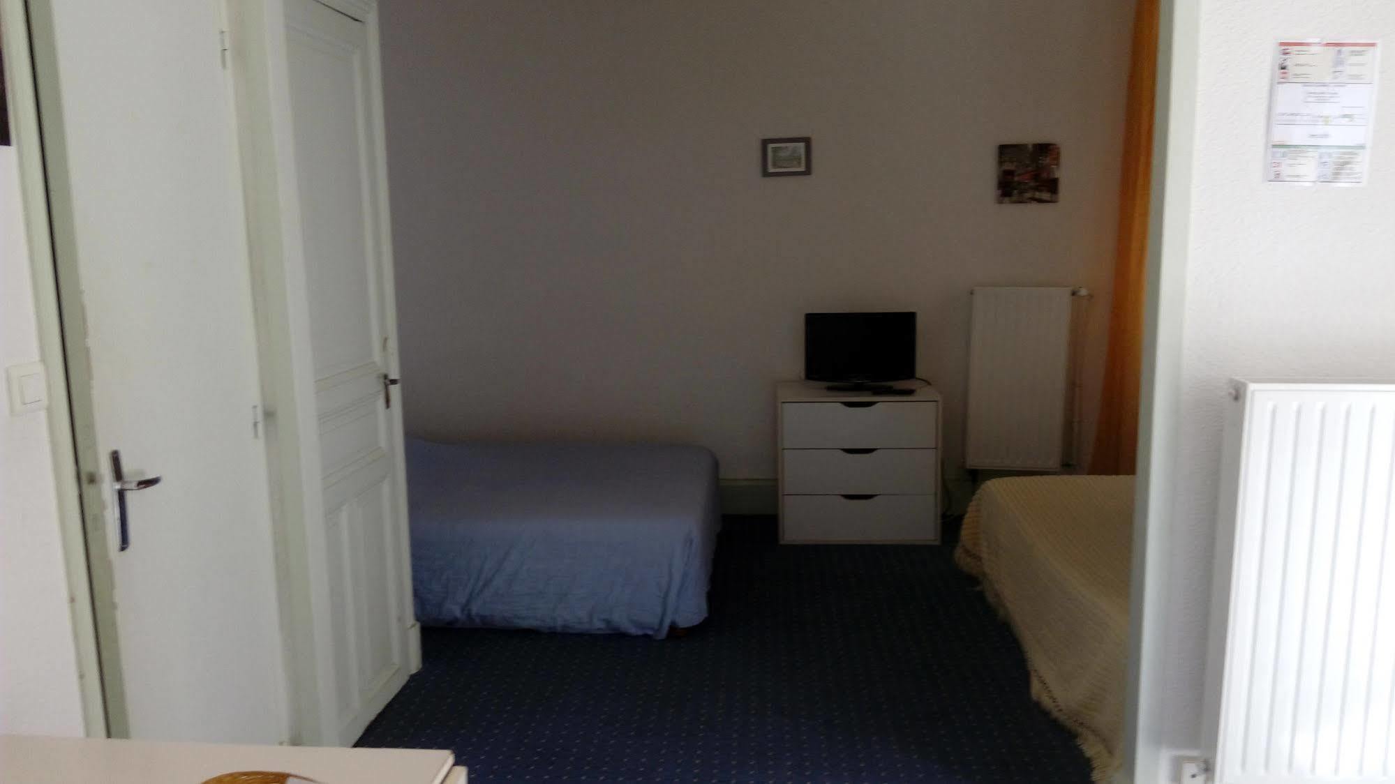Hotel Nice Flore Vichy Exterior foto