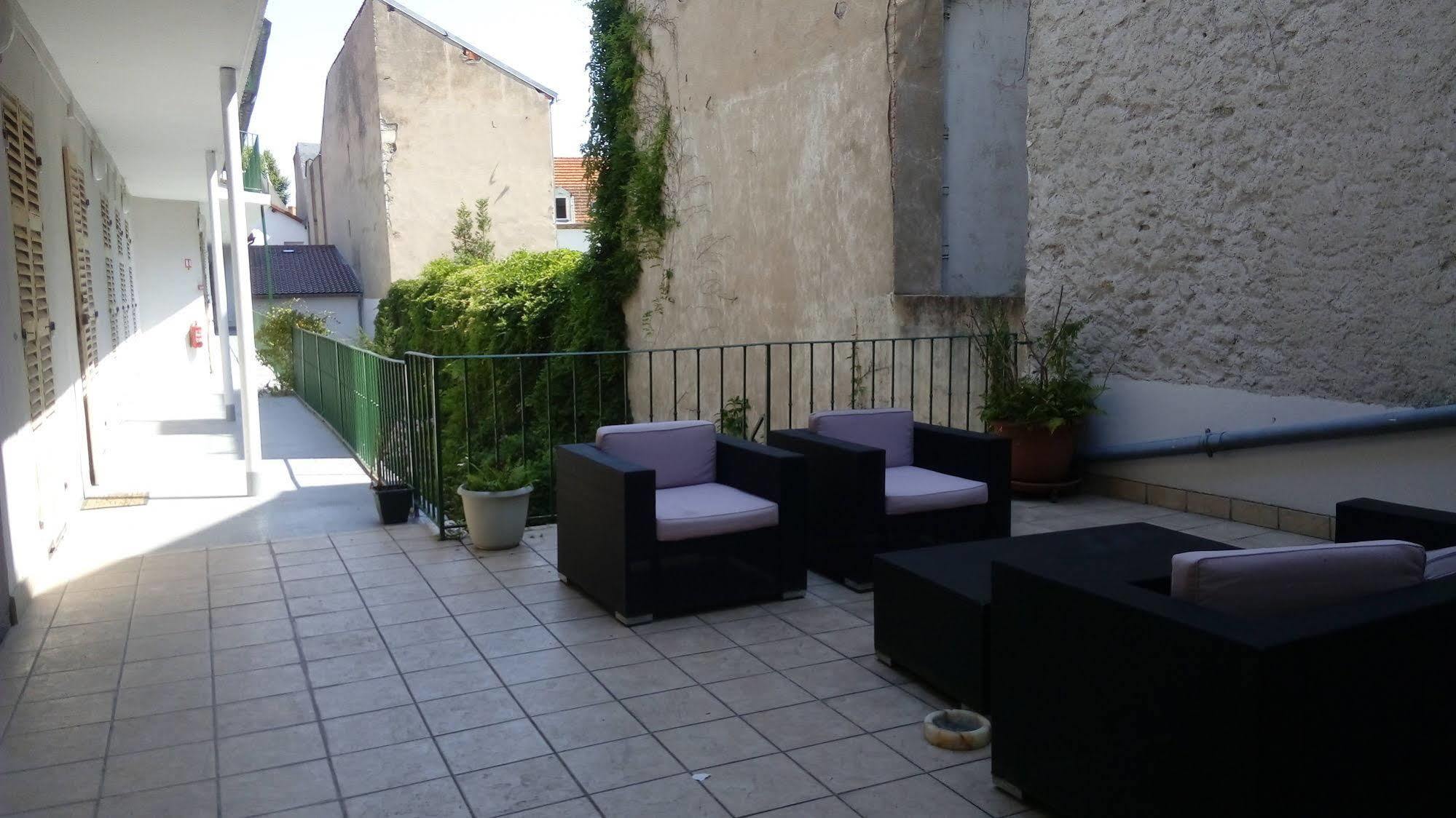 Hotel Nice Flore Vichy Exterior foto