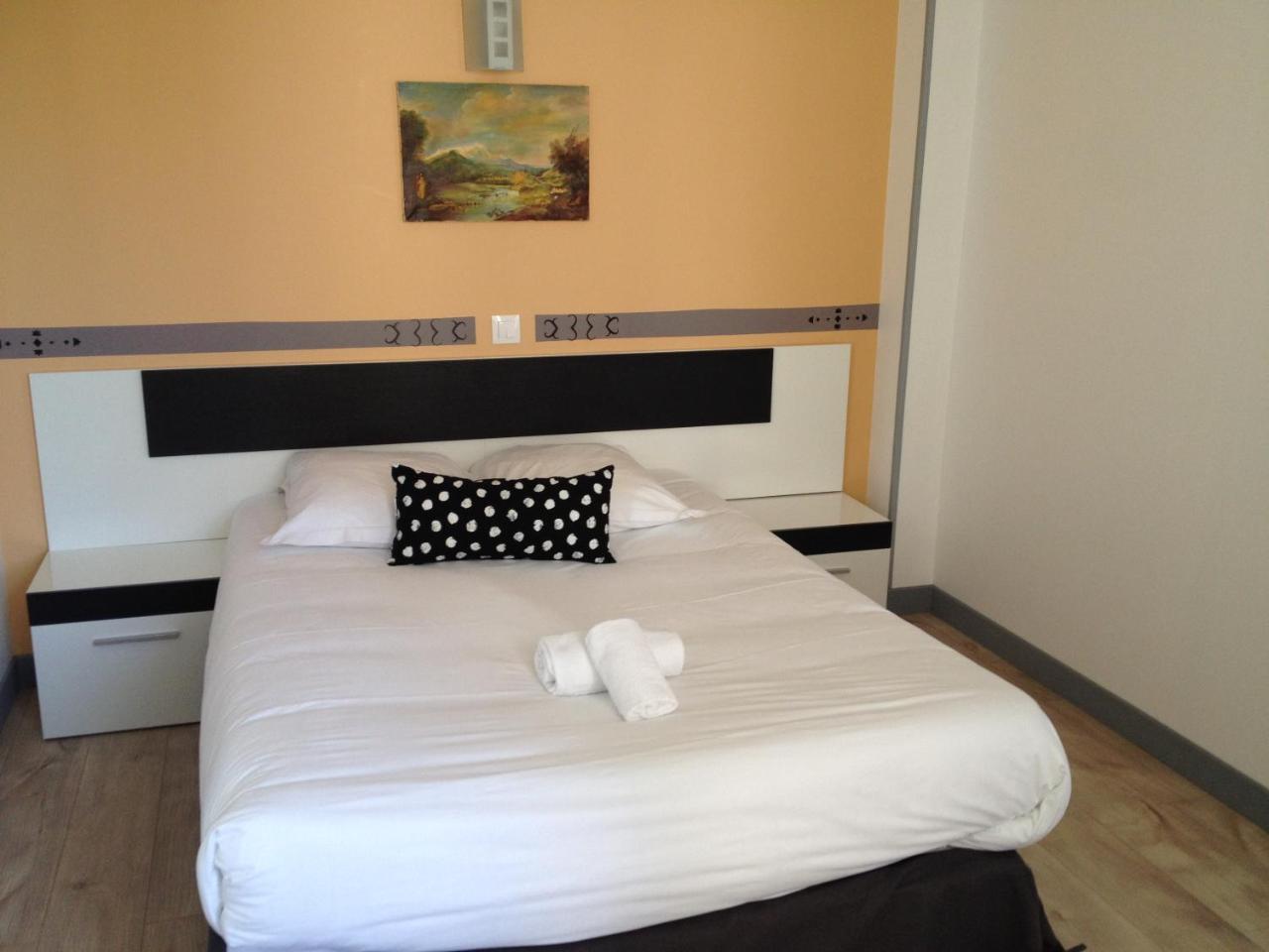 Hotel Nice Flore Vichy Exterior foto
